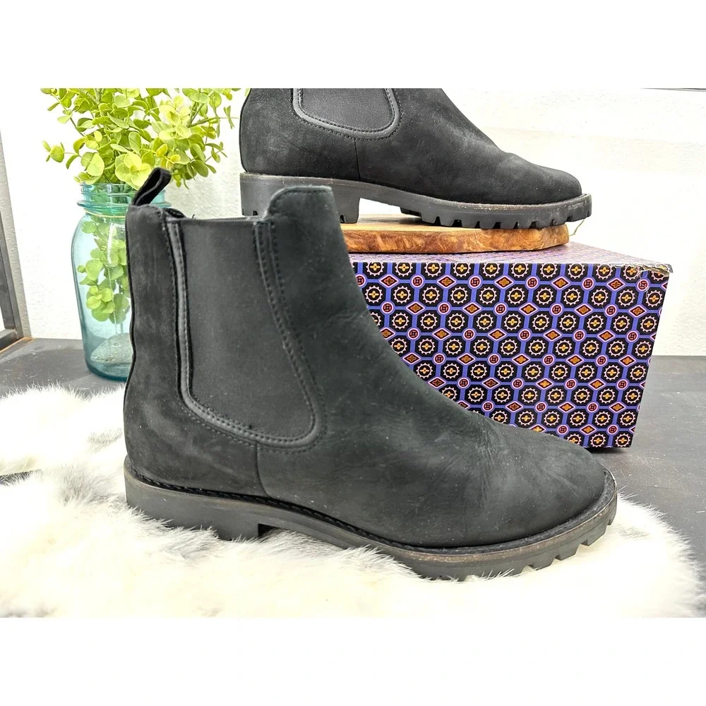 Thursday Everyday Chelsea black leather boot womens 8.5 suede‎ lug sole